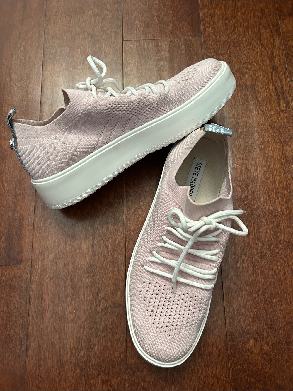Steve Madden Brixie Blush Knit Lace-Up Sneakers with White Soles, Size 9